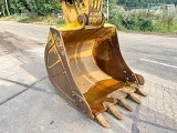 KOMATSU PC210-10 crawler excavator