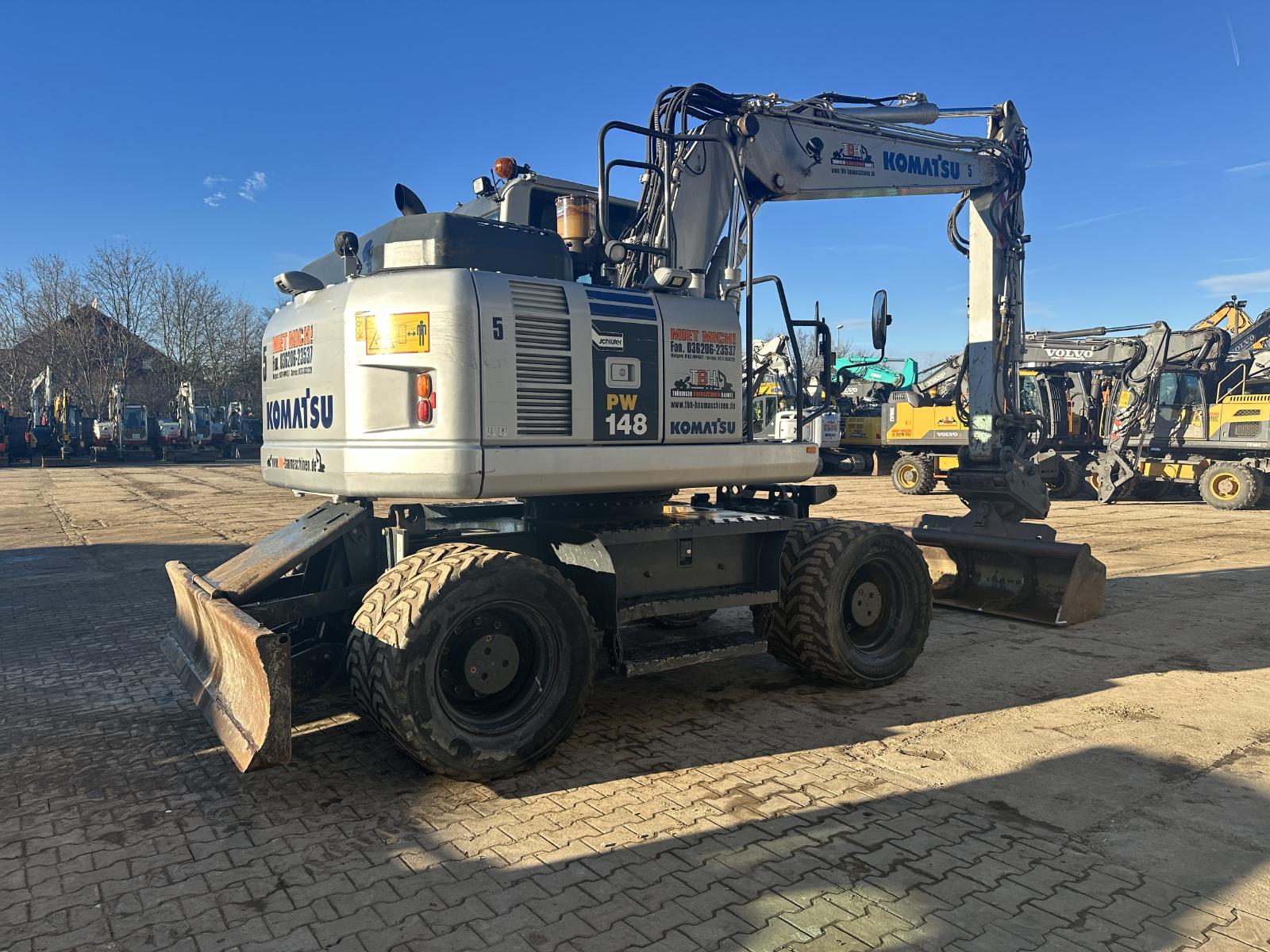 KOMATSU PW148-8 wheel-type excavator