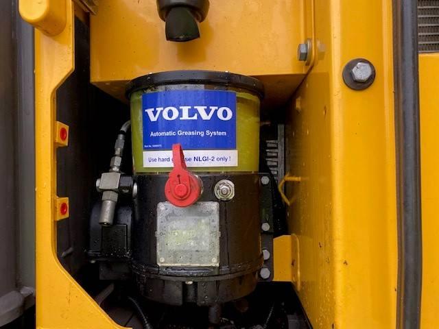 VOLVO EW160E wheel-type excavator