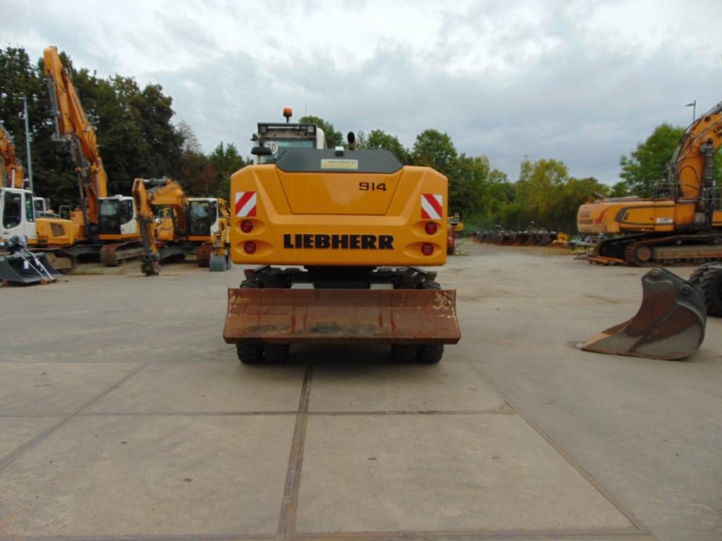 LIEBHERR A 914 Litronic wheel-type excavator