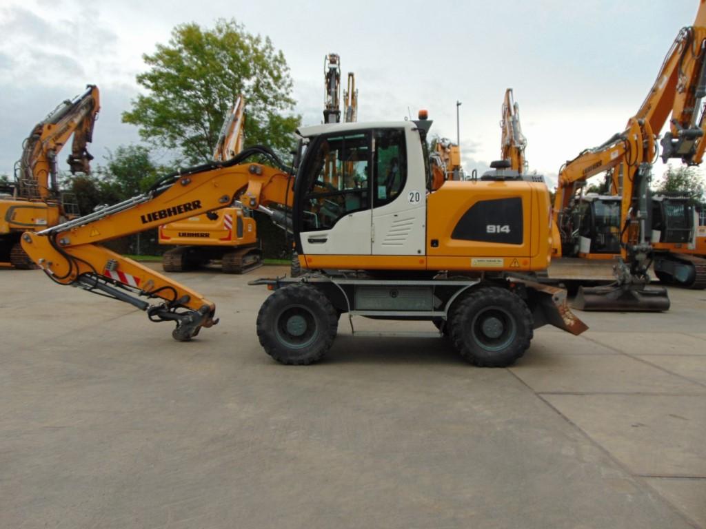 LIEBHERR A 914 Litronic wheel-type excavator