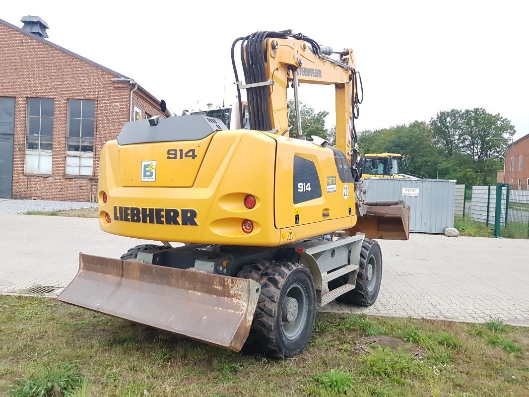 LIEBHERR A 914 Litronic wheel-type excavator