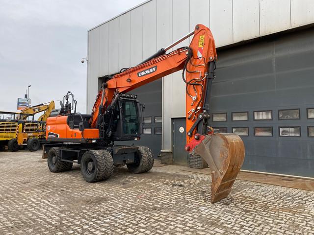 DOOSAN DX170W-5 wheel-type excavator