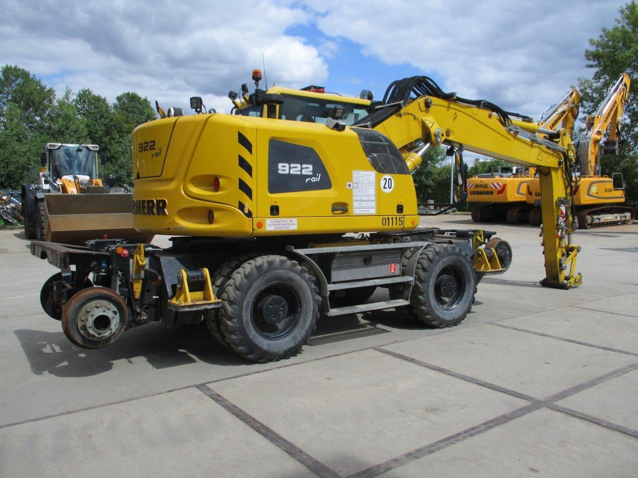 LIEBHERR A 922 Litr. PL wheel-type excavator