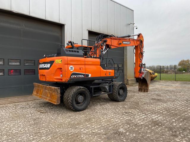 DOOSAN DX170W-5 wheel-type excavator