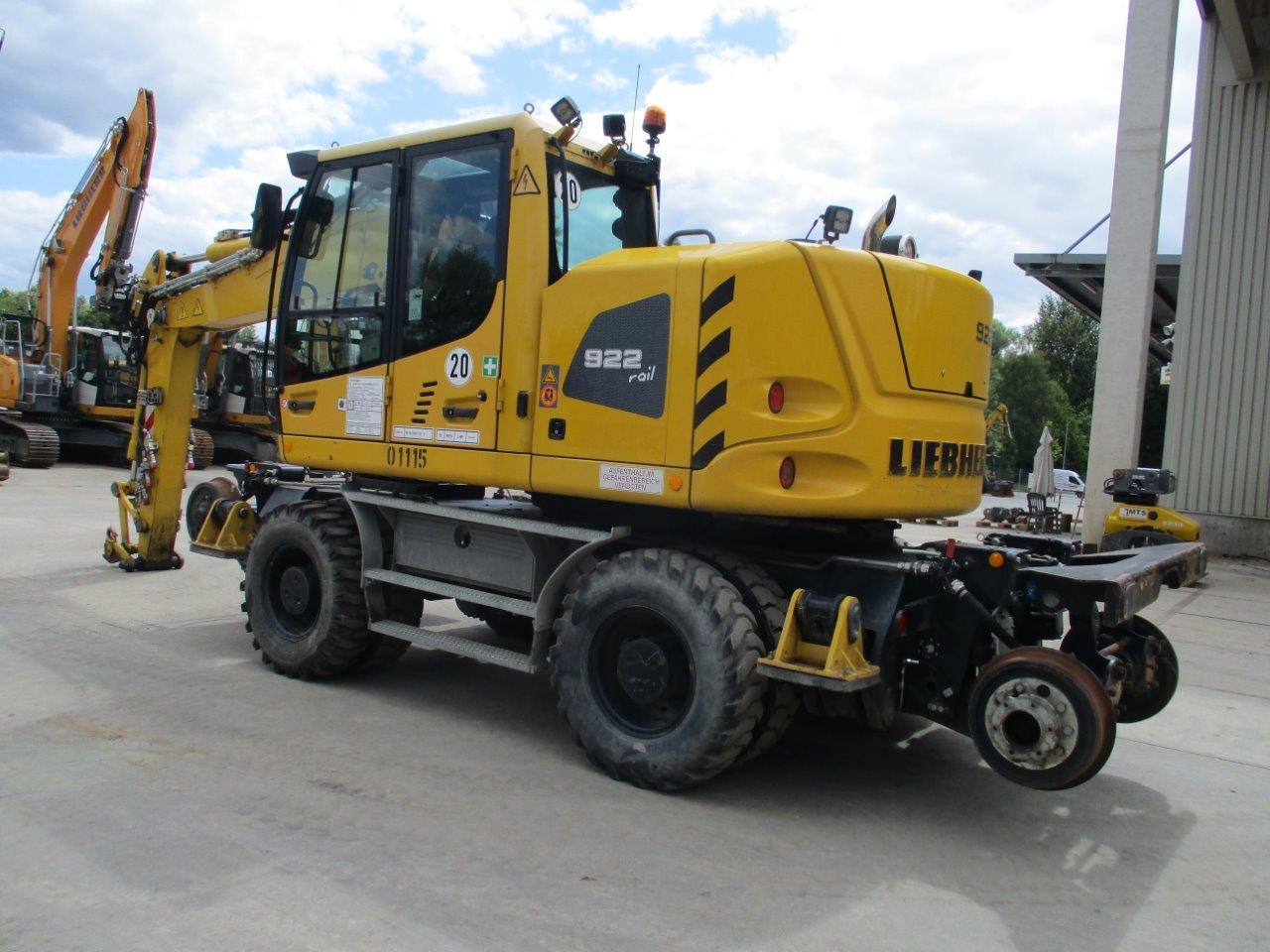 LIEBHERR A 922 Litr. PL wheel-type excavator