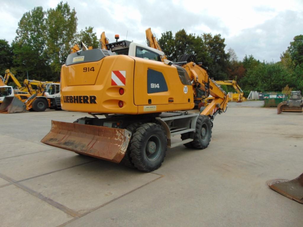 LIEBHERR A 914 Litronic wheel-type excavator