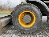 VOLVO EW220E wheel-type excavator