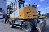 LIEBHERR A 910 Compact Litronic wheel-type excavator