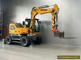 LIEBHERR A 910 Compact Litronic wheel-type excavator