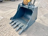 HYUNDAI HW180 wheel-type excavator