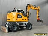 LIEBHERR A 910 Compact Litronic wheel-type excavator