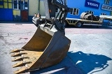 VOLVO EW160C wheel-type excavator