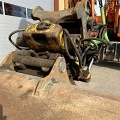 DOOSAN DX 140 W wheel-type excavator