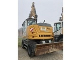 LIEBHERR A 910 Compact Litronic wheel-type excavator