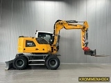 LIEBHERR A 910 Compact Litronic wheel-type excavator