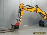 LIEBHERR A 910 Compact Litronic wheel-type excavator