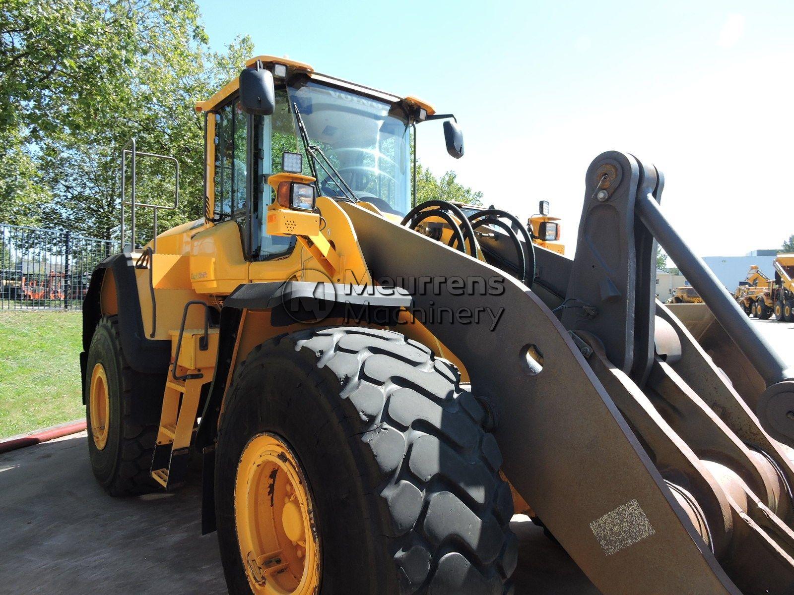 VOLVO L180G front loader