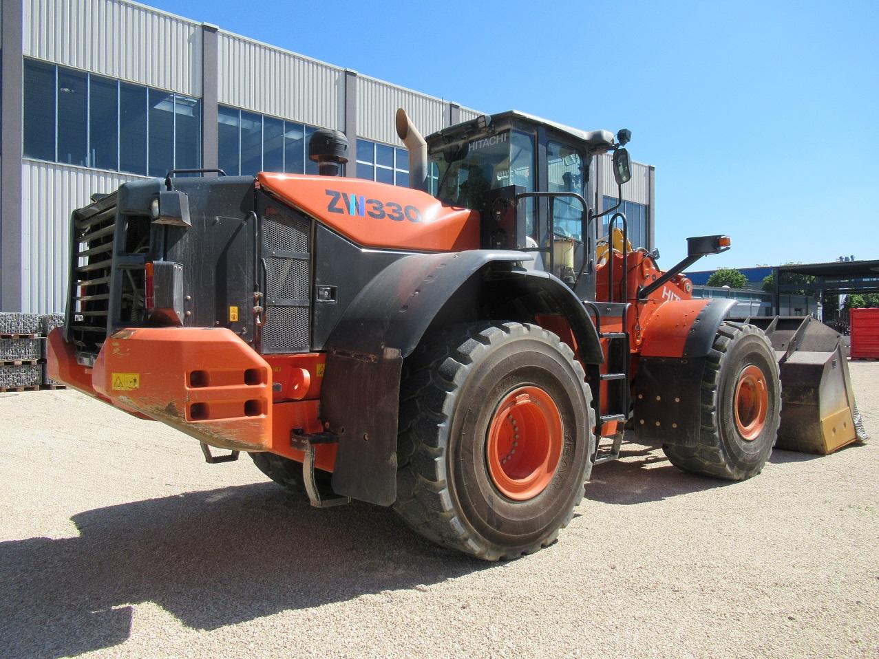 HITACHI ZW 330 front loader