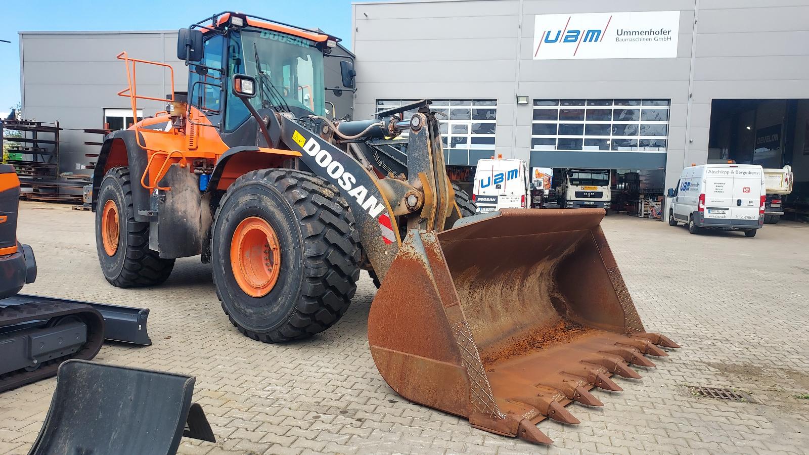 DOOSAN DL420-5 front loader