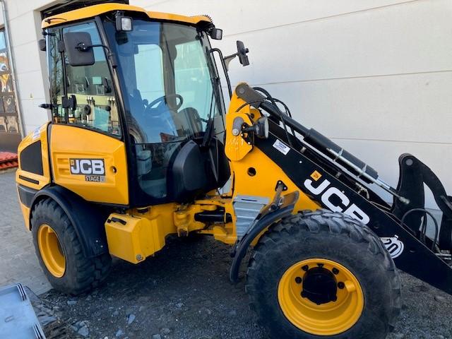 JCB 407 front loader