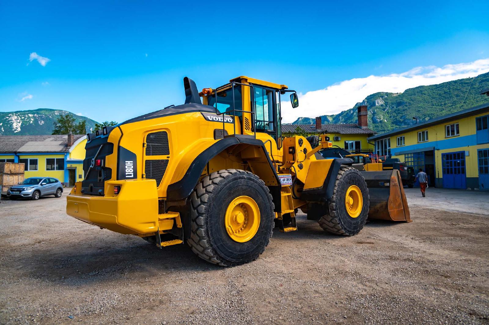 VOLVO L180H front loader