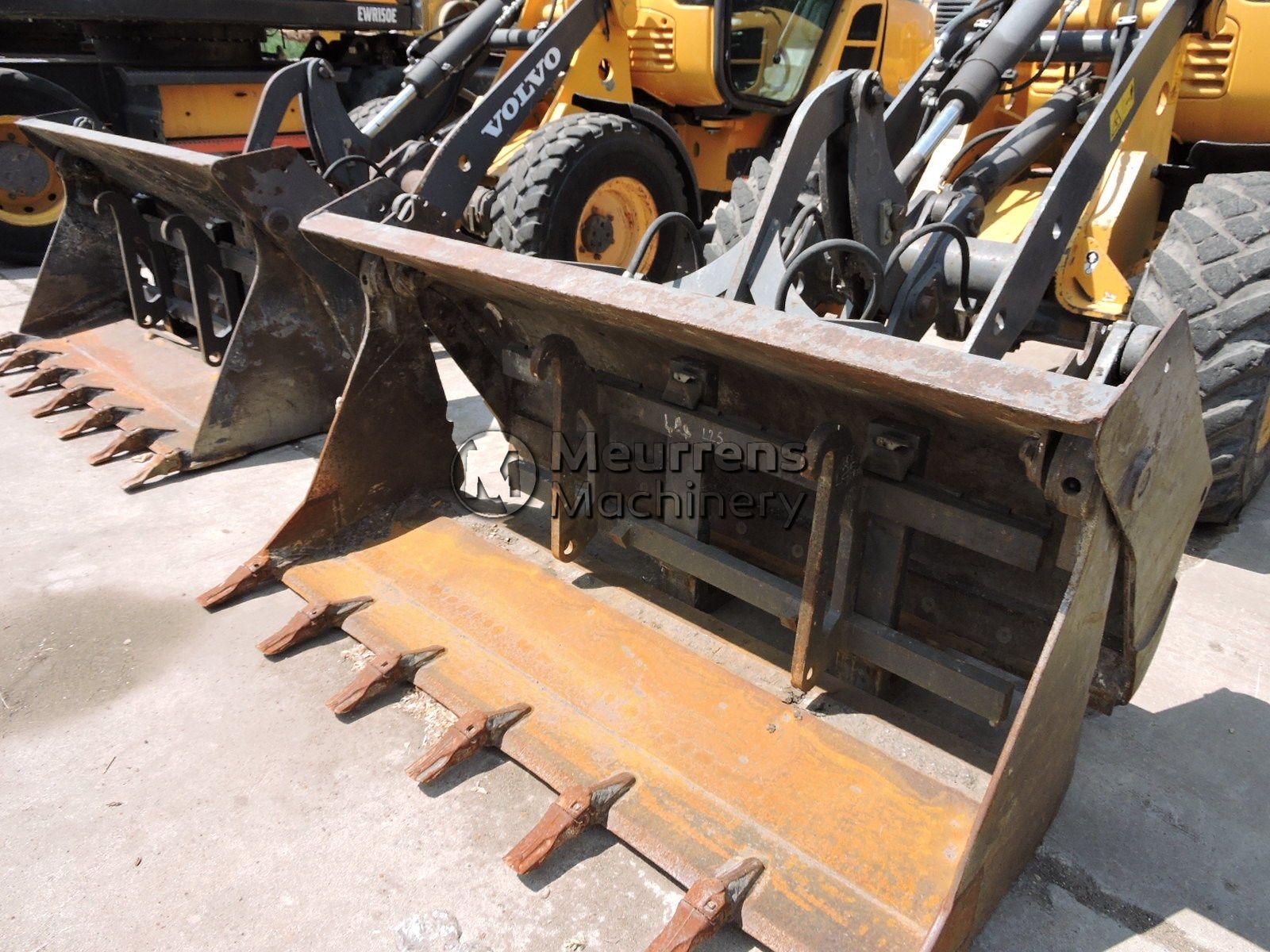 VOLVO L25F front loader