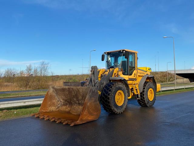 VOLVO L120F front loader