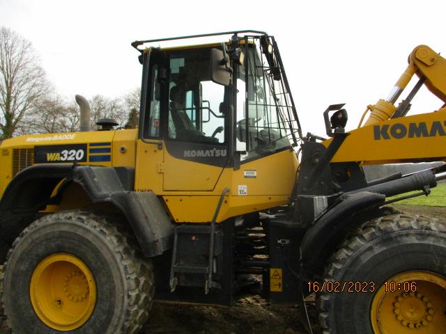 KOMATSU WA 320-3 front loader