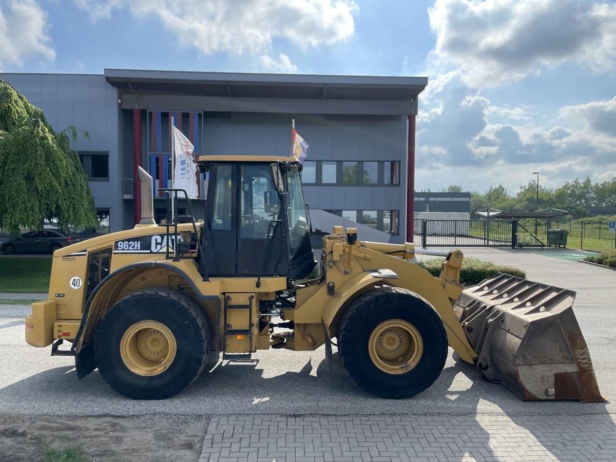 CATERPILLAR 962H front loader