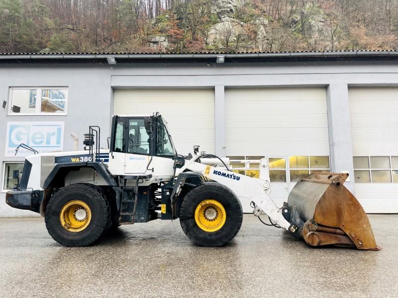 KOMATSU WA380-6 front loader