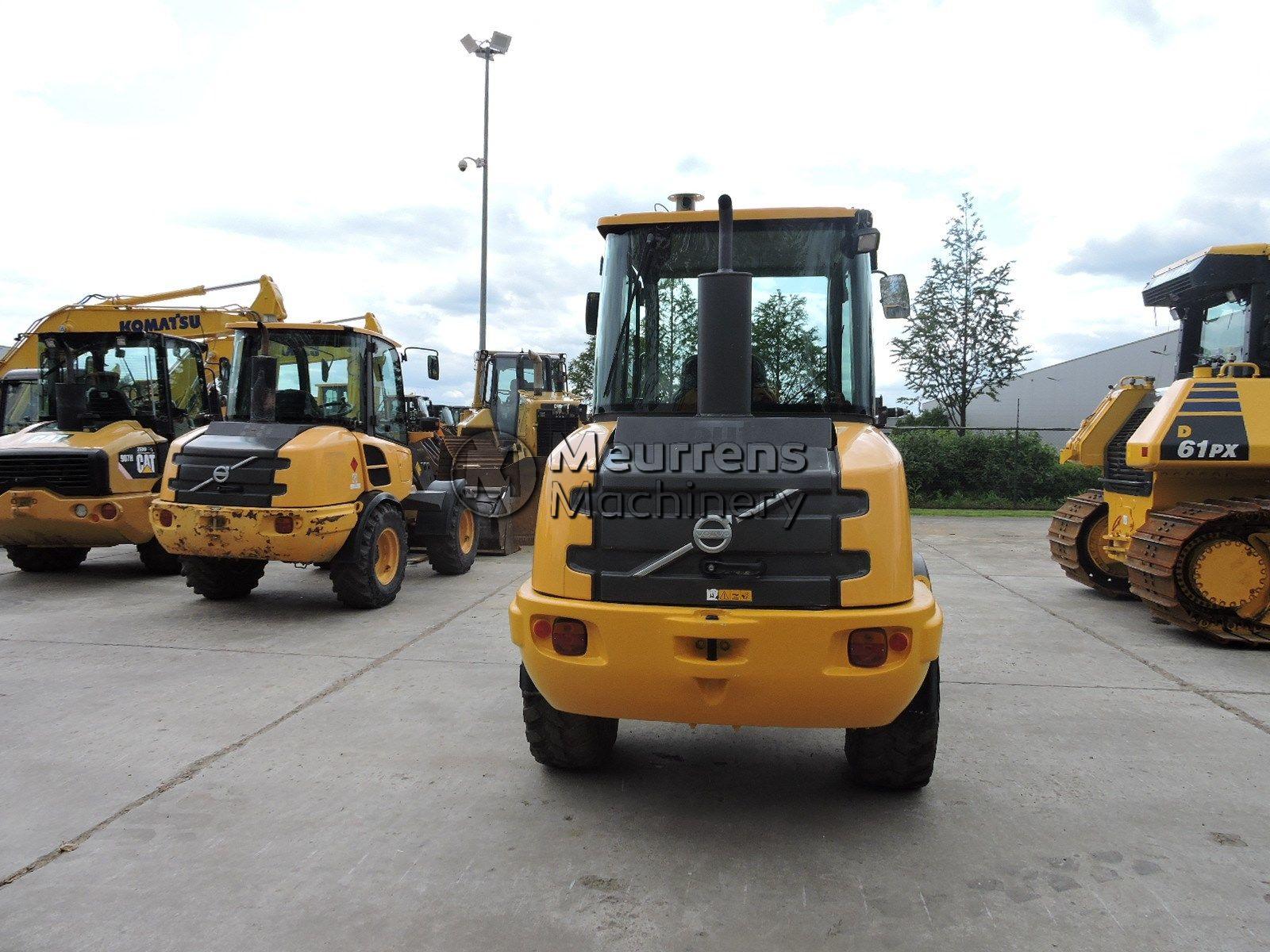 VOLVO L25F front loader