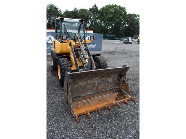 VOLVO L25F front loader