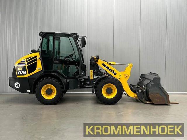 KOMATSU WA70M-8E0 front loader