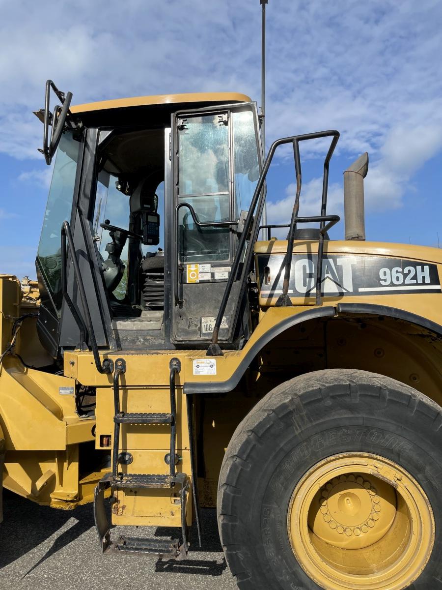 CATERPILLAR 962H front loader