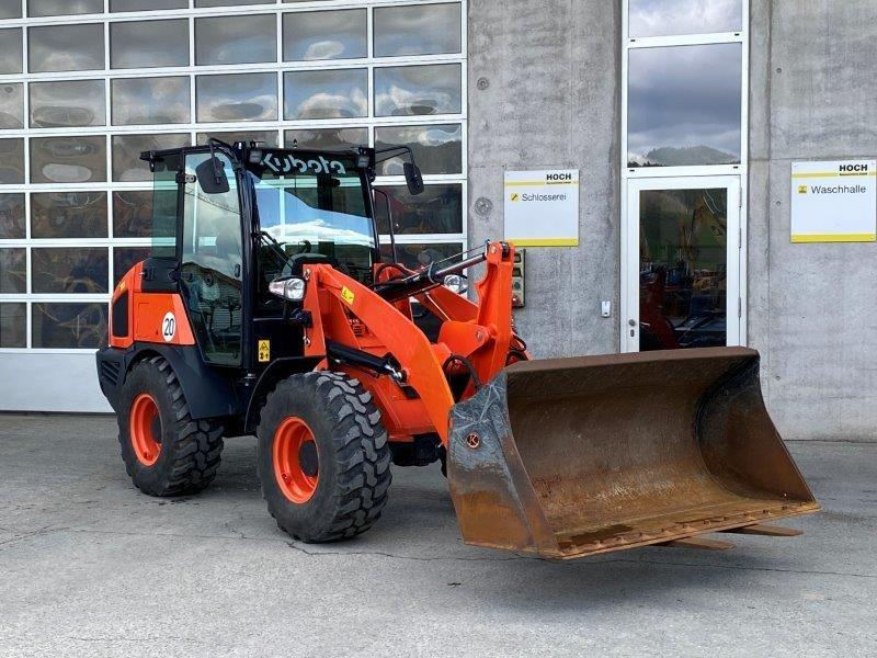 KUBOTA R090 front loader