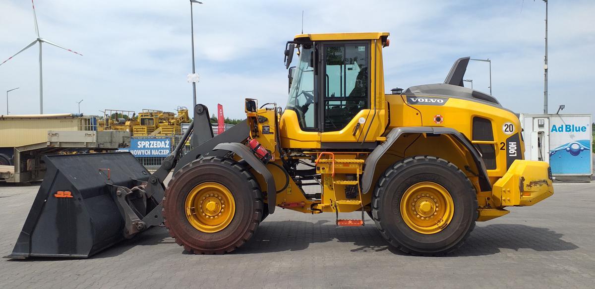 VOLVO L 90 front loader