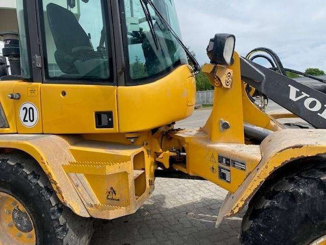 VOLVO L30G front loader