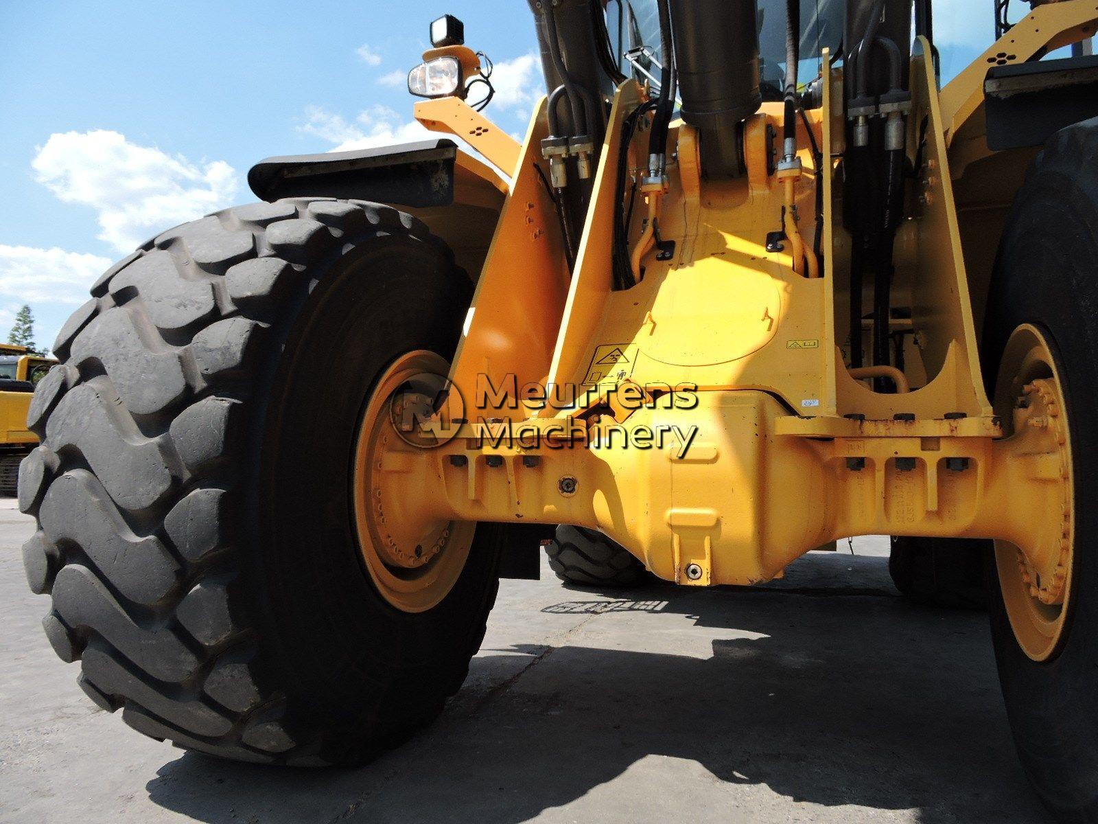 VOLVO L180H front loader