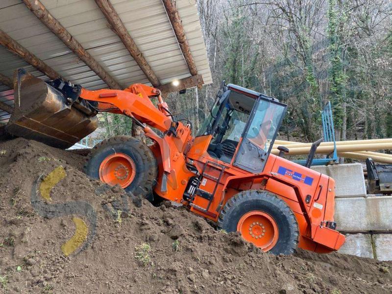 HITACHI W 130 front loader