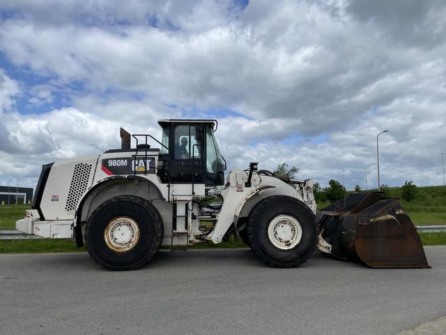 CATERPILLAR 980M front loader