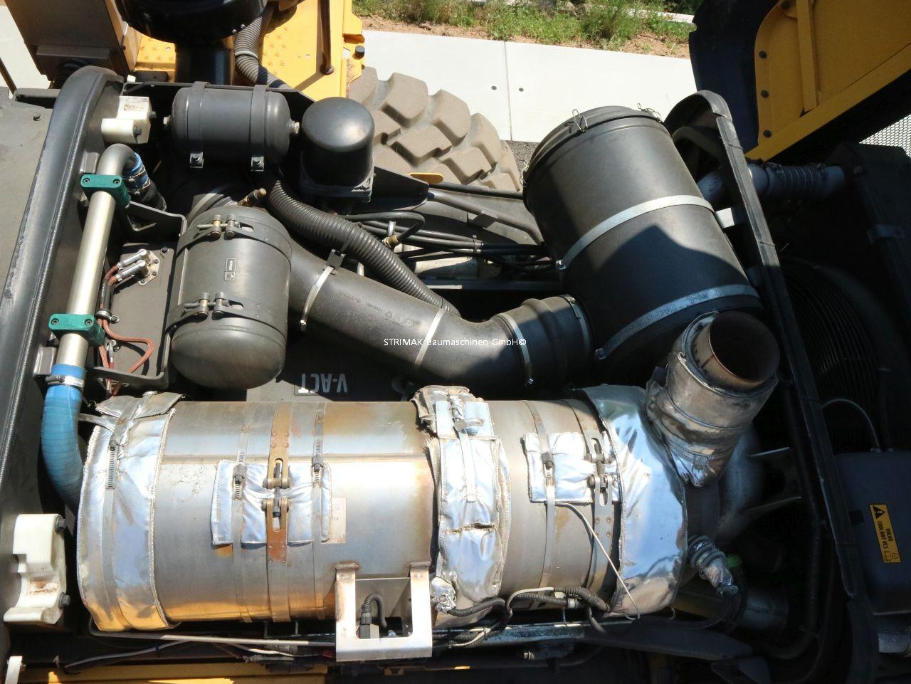 VOLVO L220G front loader