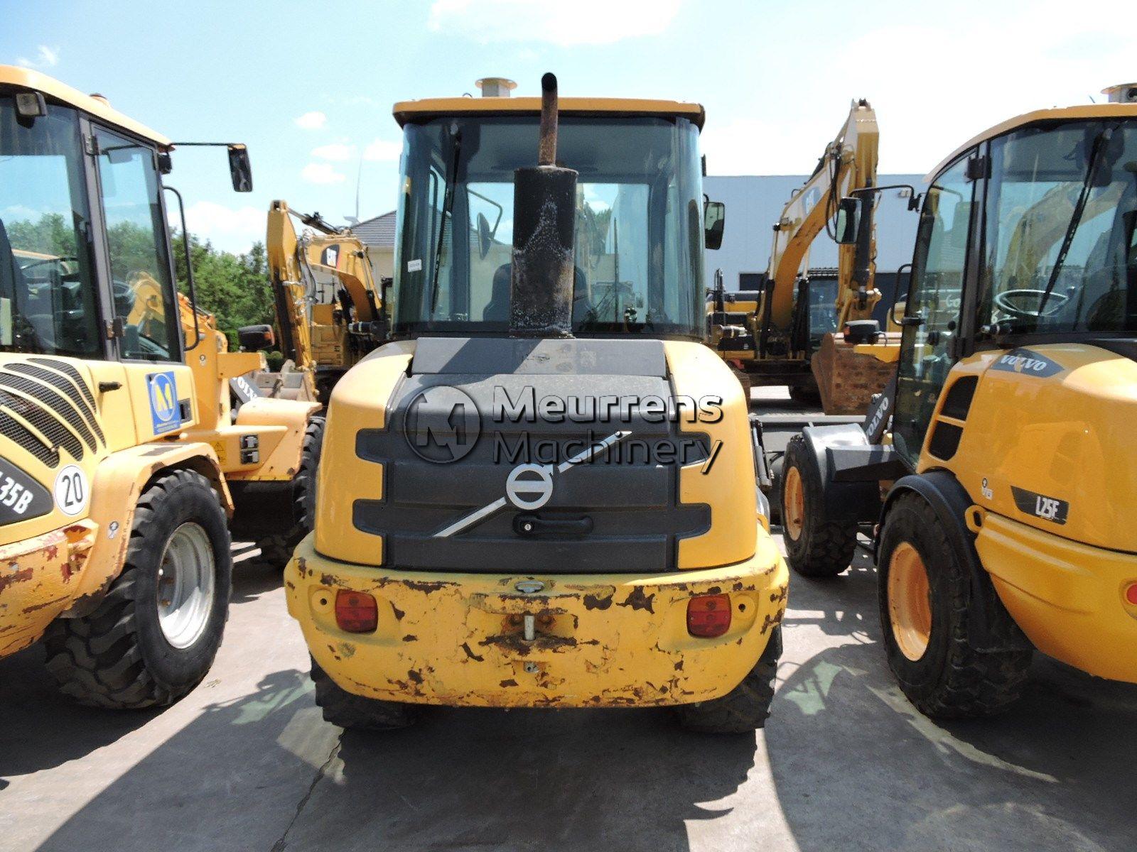 VOLVO L25F front loader