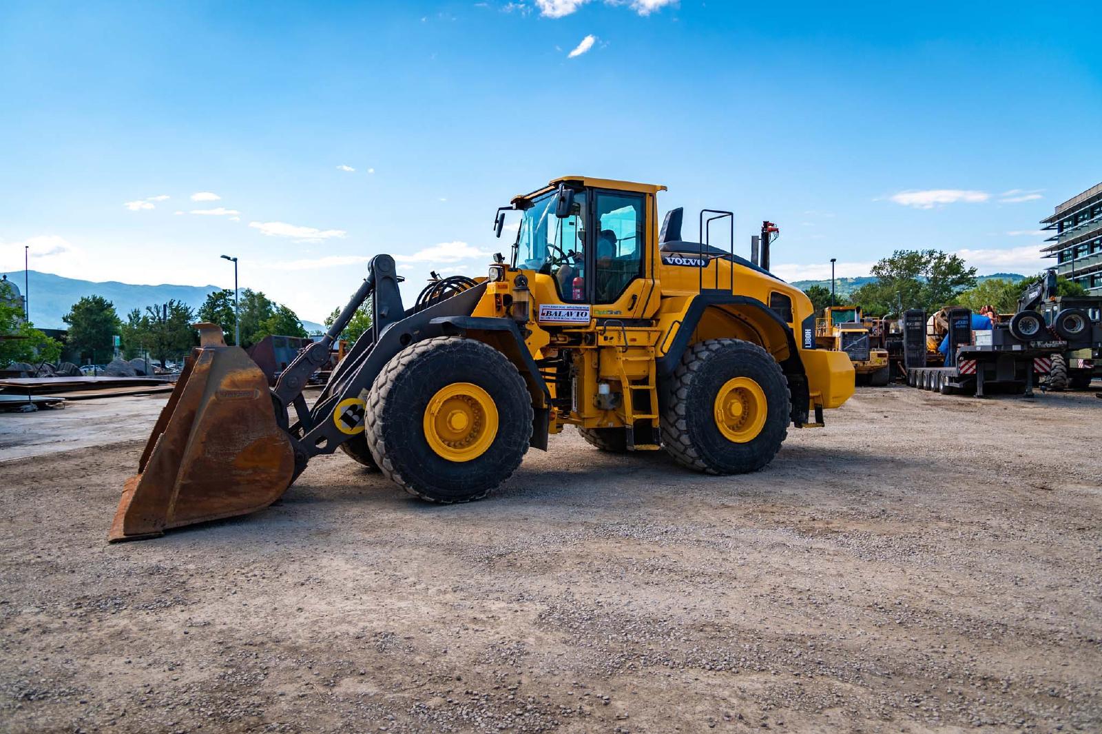 VOLVO L180H front loader