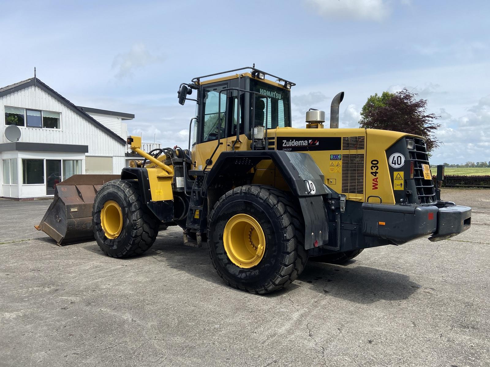 KOMATSU WA 430-6 front loader