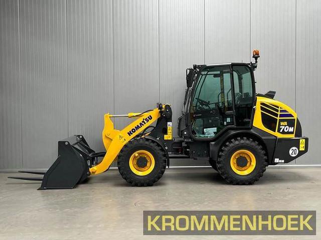 KOMATSU WA70M-8E0 front loader