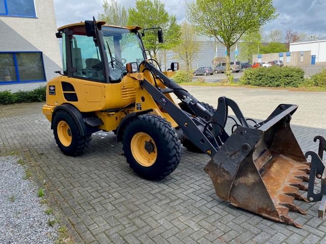 VOLVO L25F front loader