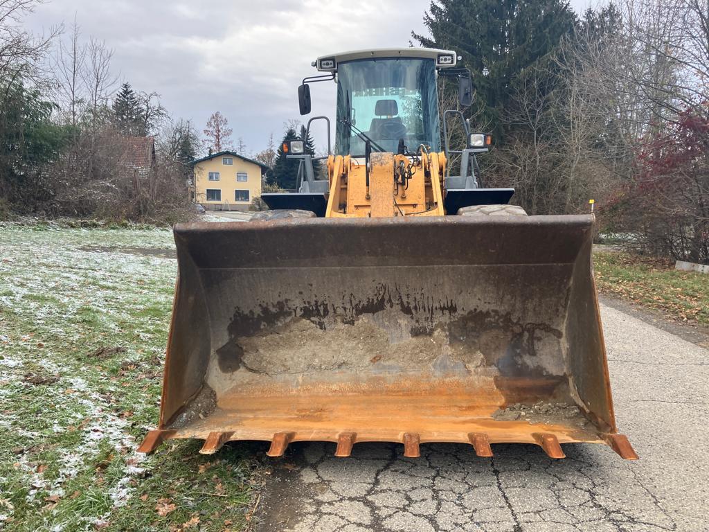 LIEBHERR L 544 front loader