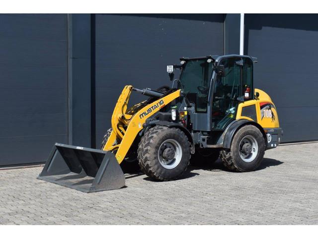 MUSTANG 708 front loader