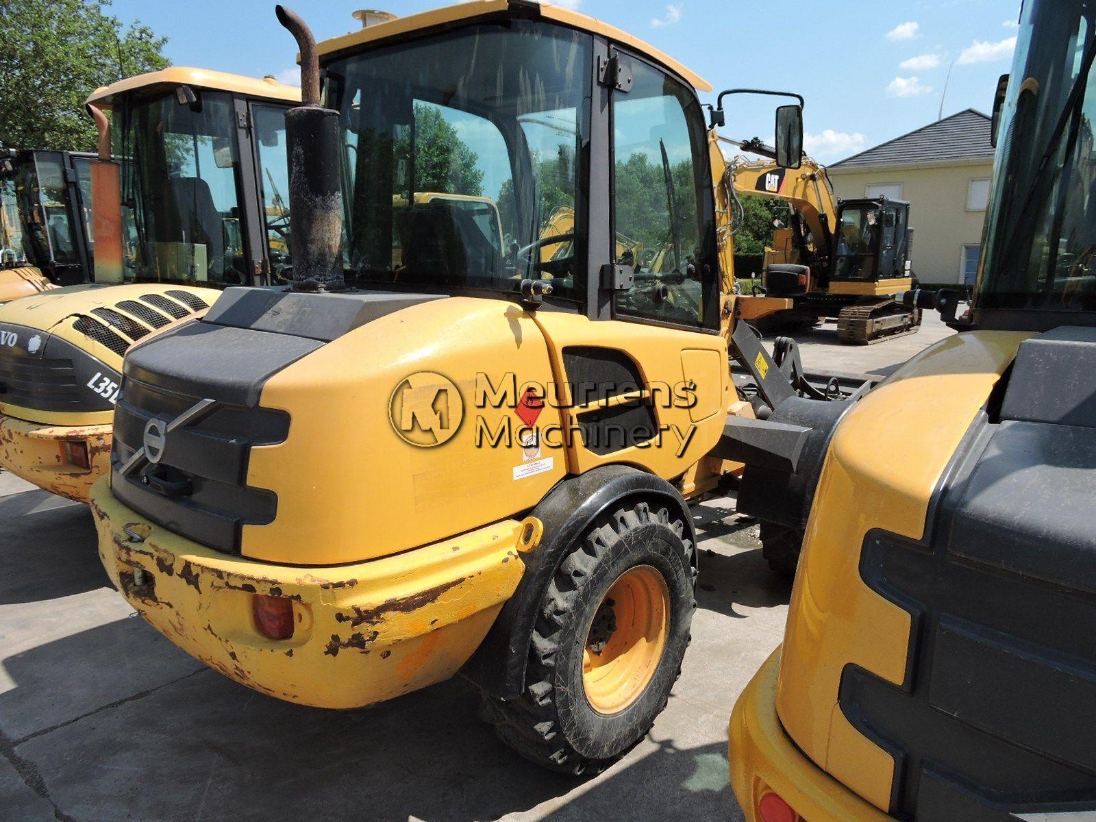 VOLVO L25F front loader